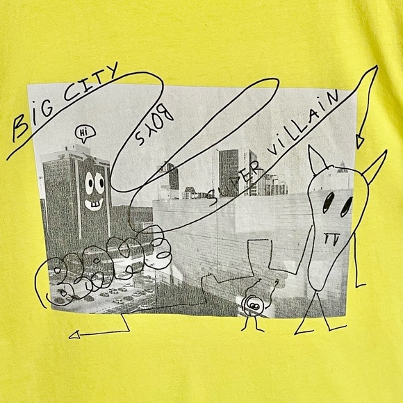 Bershka Big City Super Villain Graffiti Graphic Yellow T Shirt Adult size Medium - Picture 5 of 11